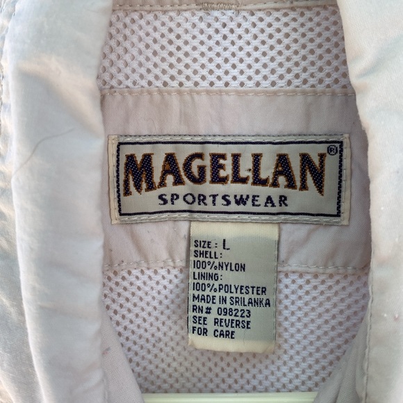 Magellan Size L Fishing Shirt Casual Button Down Relaxed Fit Tan Beige Pockets - Picture 5 of 10